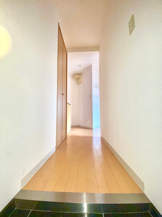 物件内観写真20　(廊下)