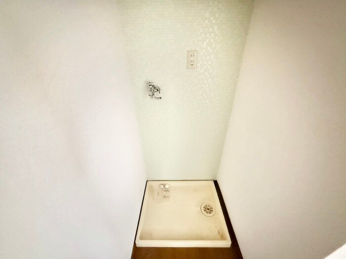 物件内観写真14　(洗濯機置場)