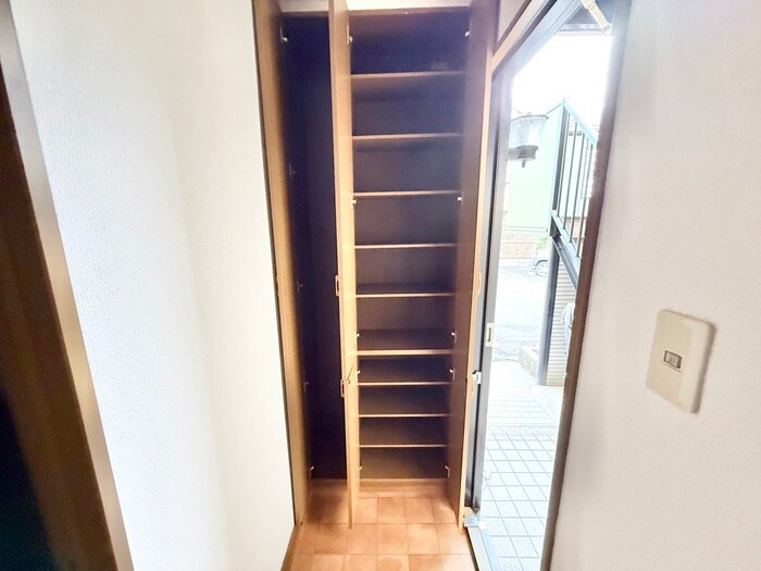 物件内観写真16　(靴箱)