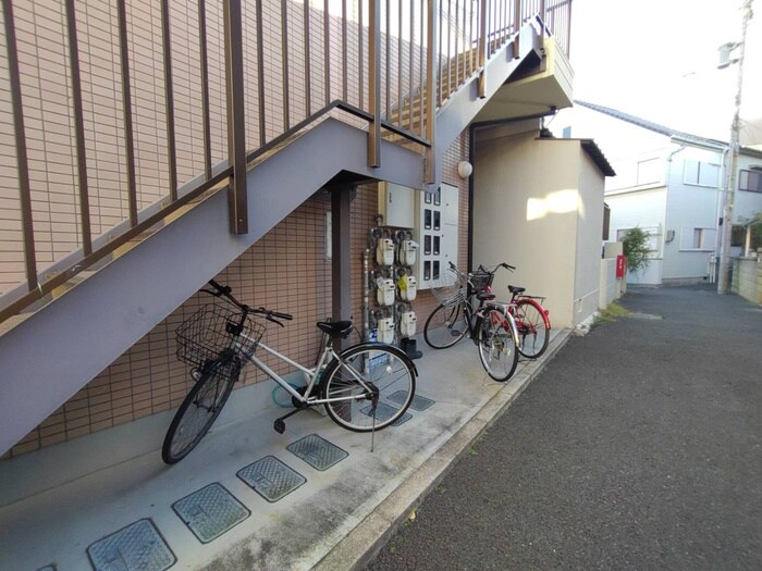 物件外観写真6　(エントランス部分)