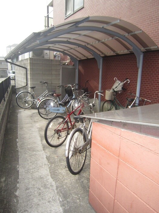 物件外観写真3　(駐輪場)