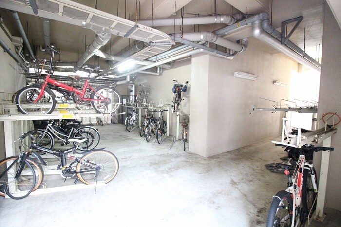 物件外観写真6　(駐輪場)