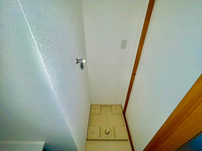 物件内観写真15　(洗濯機置場)