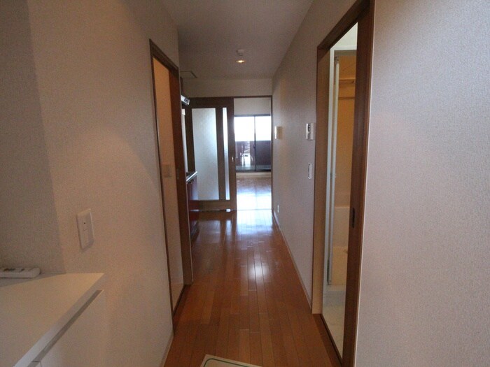 物件内観写真20　(廊下)