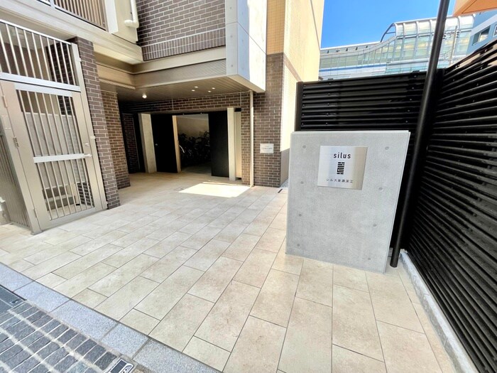 物件外観写真6　(エントランス部分)