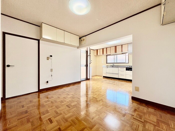 物件内観写真2　(居室)