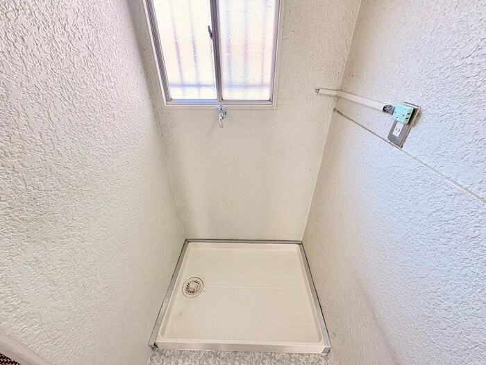 物件内観写真7　(洗濯機置場)