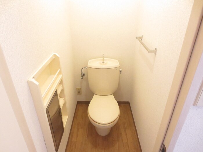 物件内観写真8　(トイレ)