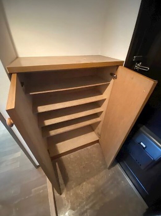 物件内観写真15　(靴箱)