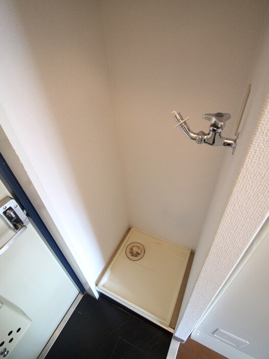 物件内観写真14　(洗濯機置場)