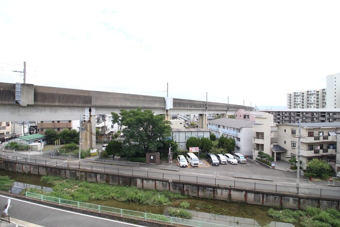 物件内観写真18　(室内からの展望)