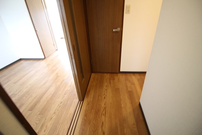 物件内観写真21　(廊下)