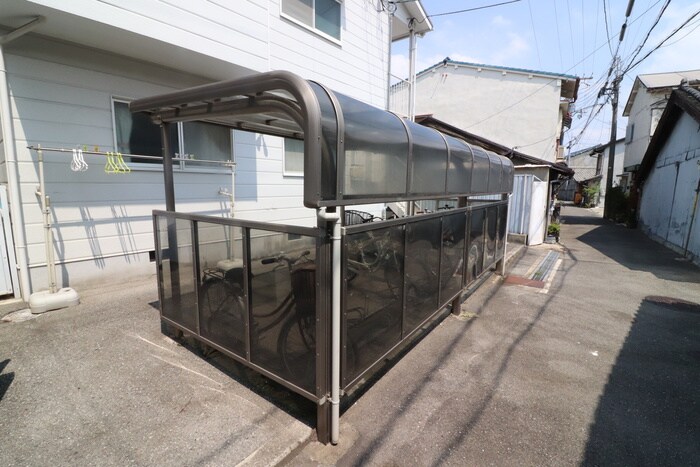 物件外観写真4　(駐輪場)