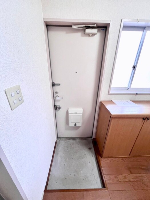 物件内観写真17　(玄関)