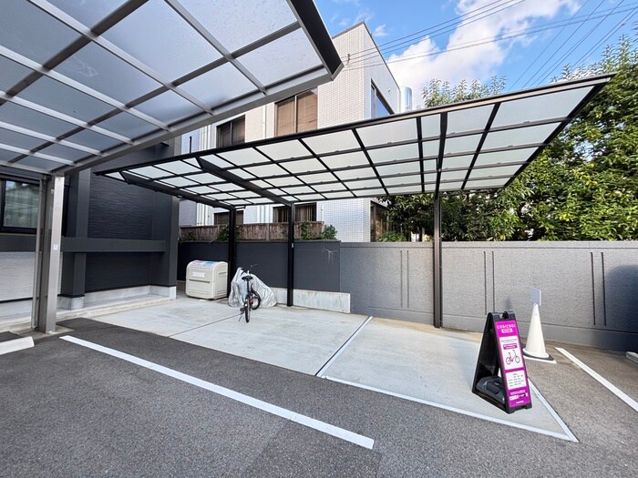 物件外観写真3　(駐輪場)