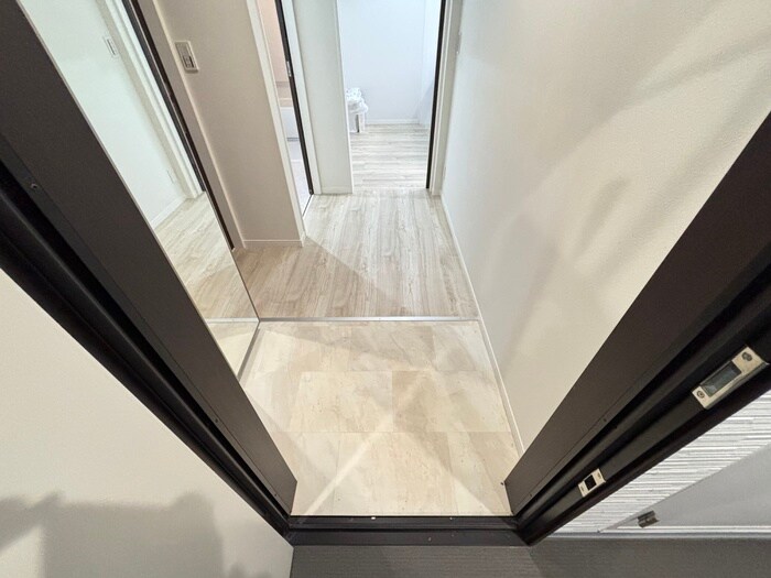 物件内観写真14　(玄関)