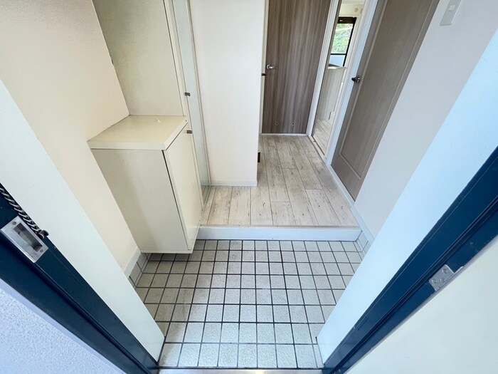 物件内観写真17　(玄関)