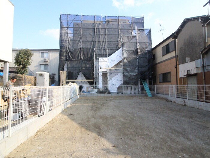 物件外観写真2　(建築中)