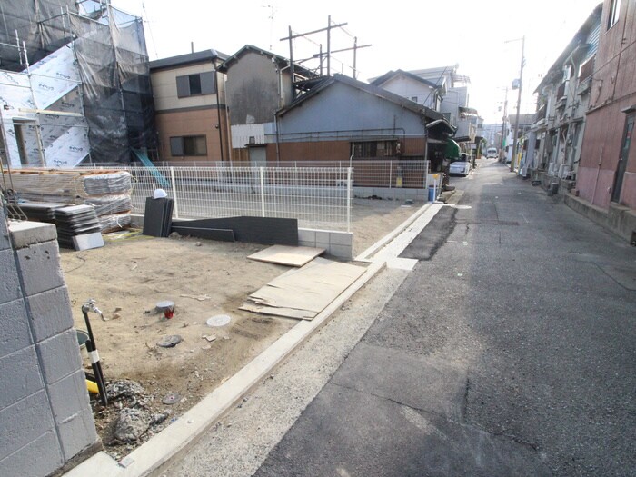 物件外観写真4　(建築中)