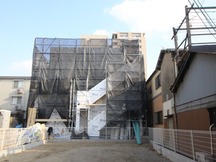 物件外観写真5　(建築中)