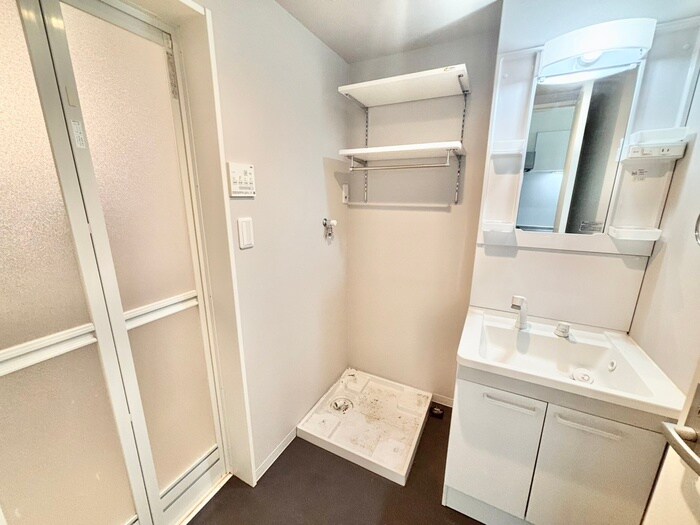 物件内観写真12　(洗濯機置場)