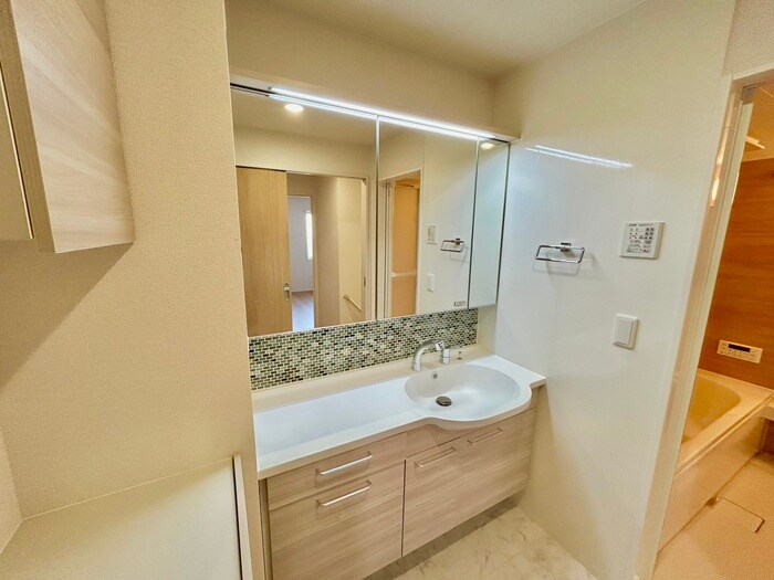 物件内観写真9　(洗面)