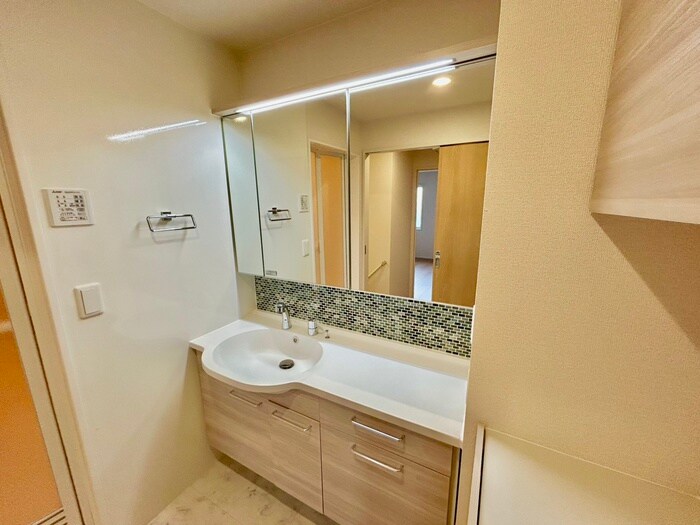 物件内観写真9　(洗面)