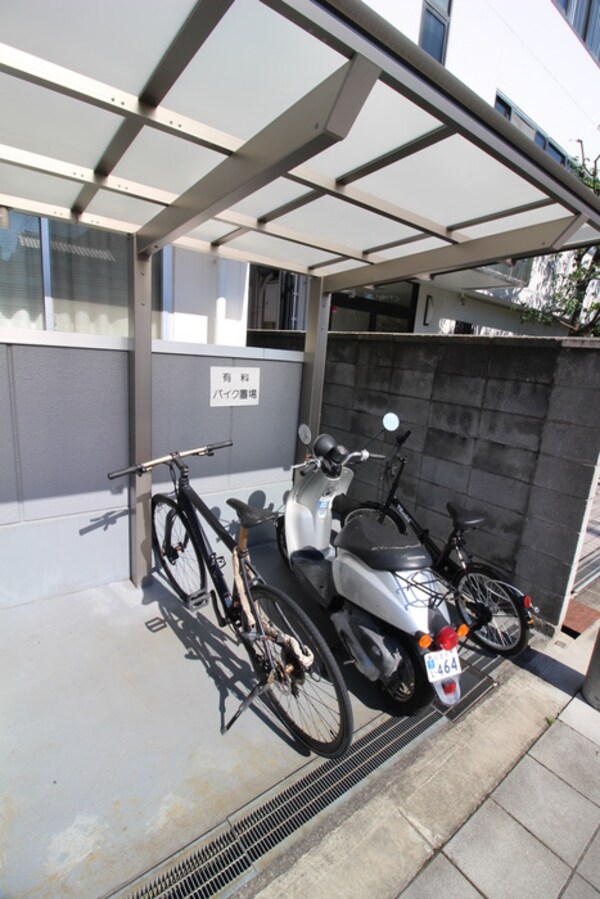 バイク置き場