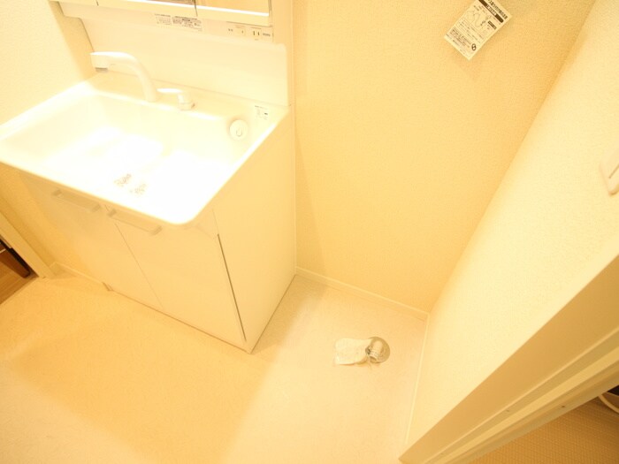 物件内観写真18　(洗濯機置場)