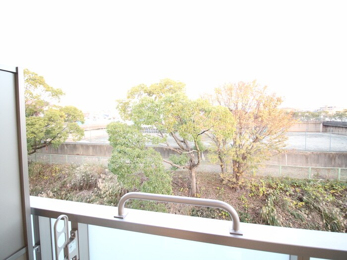 物件内観写真22　(室内からの展望)