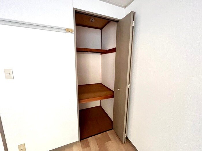 物件内観写真15　(収納)