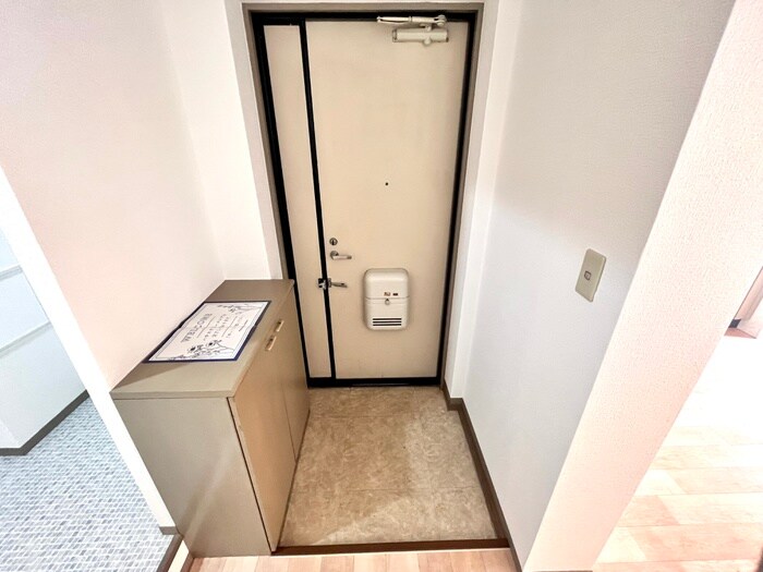 物件内観写真17　(玄関)