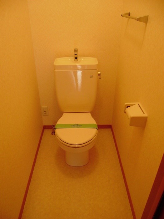 物件内観写真10　(トイレ)