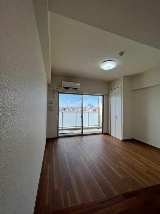 物件内観写真2　(居室)