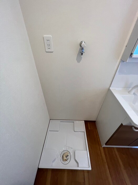 物件内観写真8　(洗濯機置場)