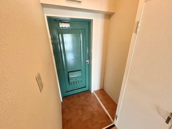 物件内観写真14　(玄関)