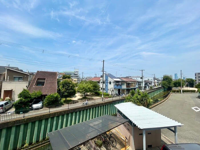 物件内観写真16　(室内からの展望)