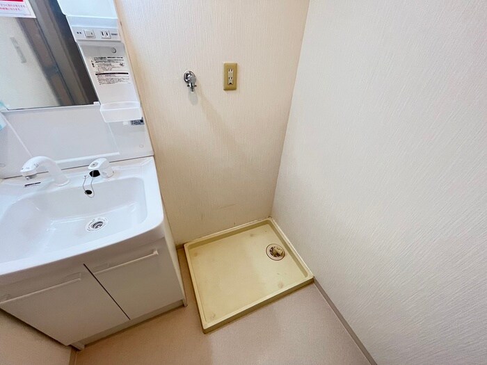 物件内観写真13　(洗濯機置場)