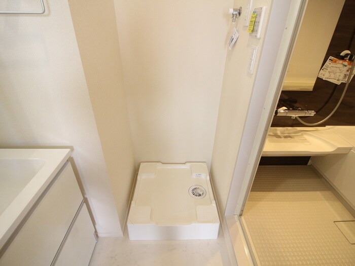 物件内観写真13　(洗濯機置場)