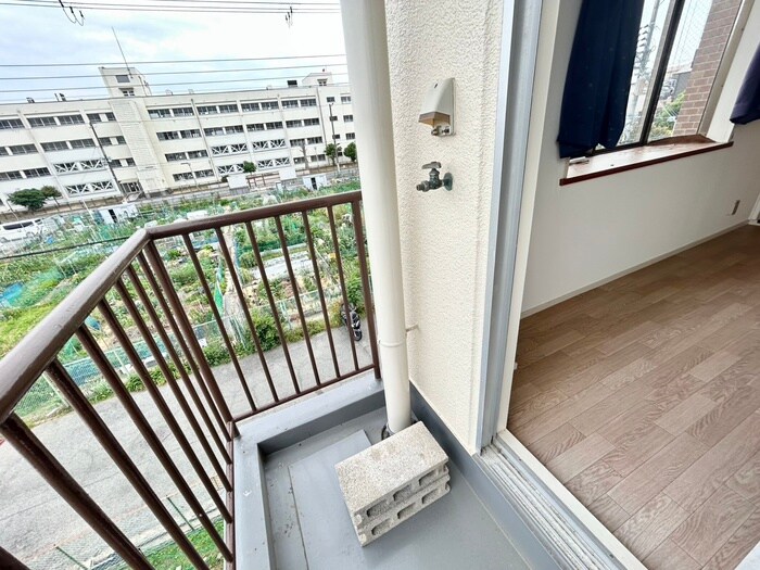 物件内観写真12　(洗濯機置場)