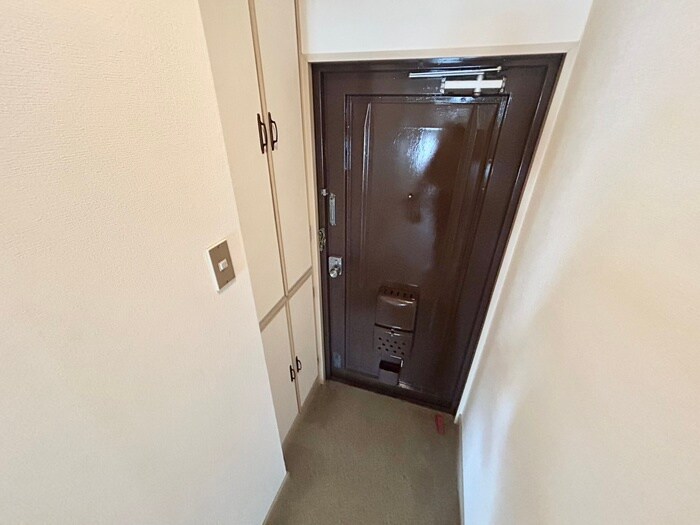 物件内観写真13　(玄関)
