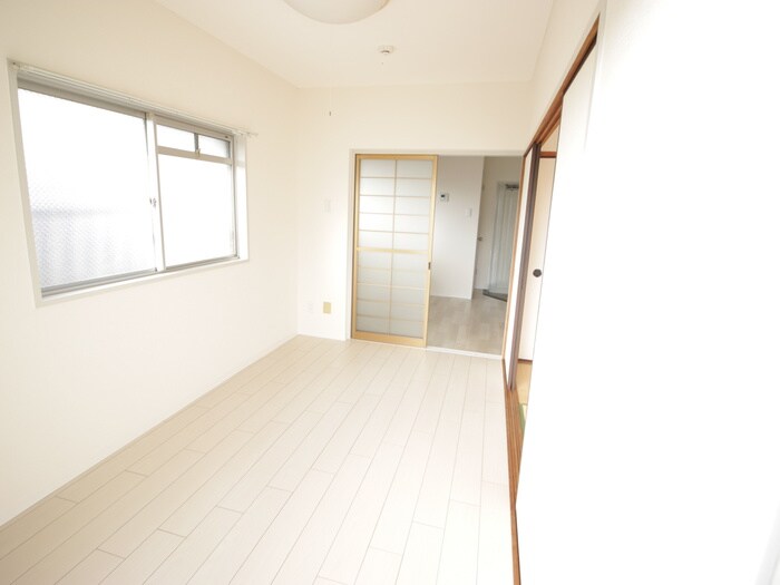 物件内観写真10　(居室)