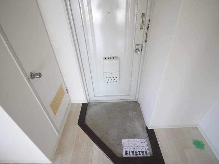 物件内観写真17　(玄関)