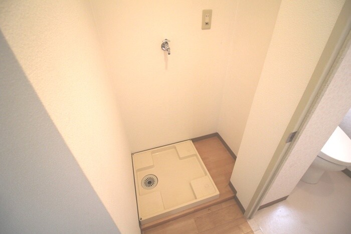 物件内観写真17　(洗濯機置場)