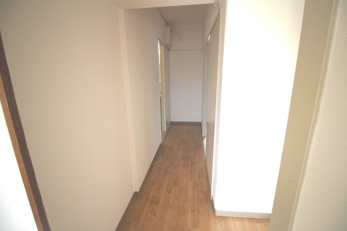 物件内観写真18　(廊下)
