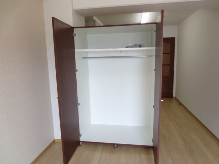 物件内観写真10　(収納)