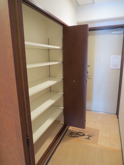 物件内観写真11　(靴箱)