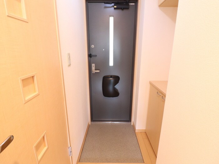 物件内観写真18　(玄関)