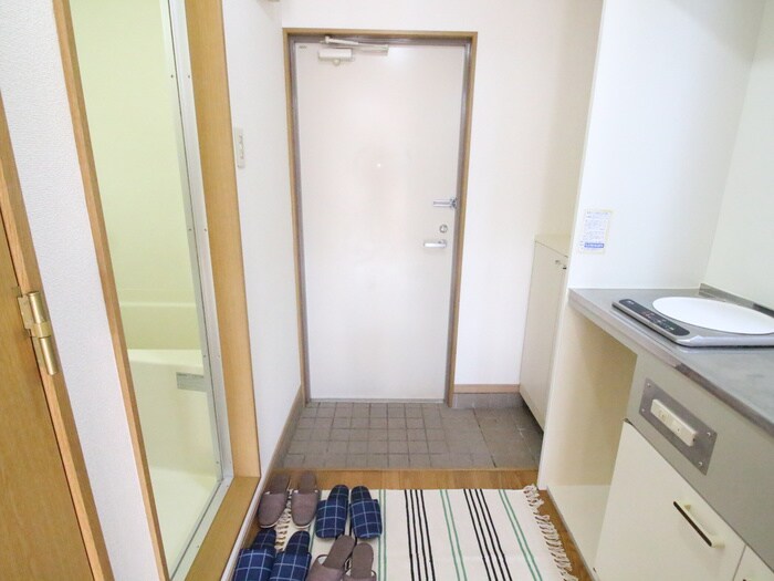 物件内観写真13　(玄関)