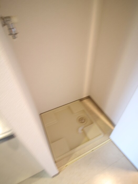 物件内観写真12　(洗濯機置場)